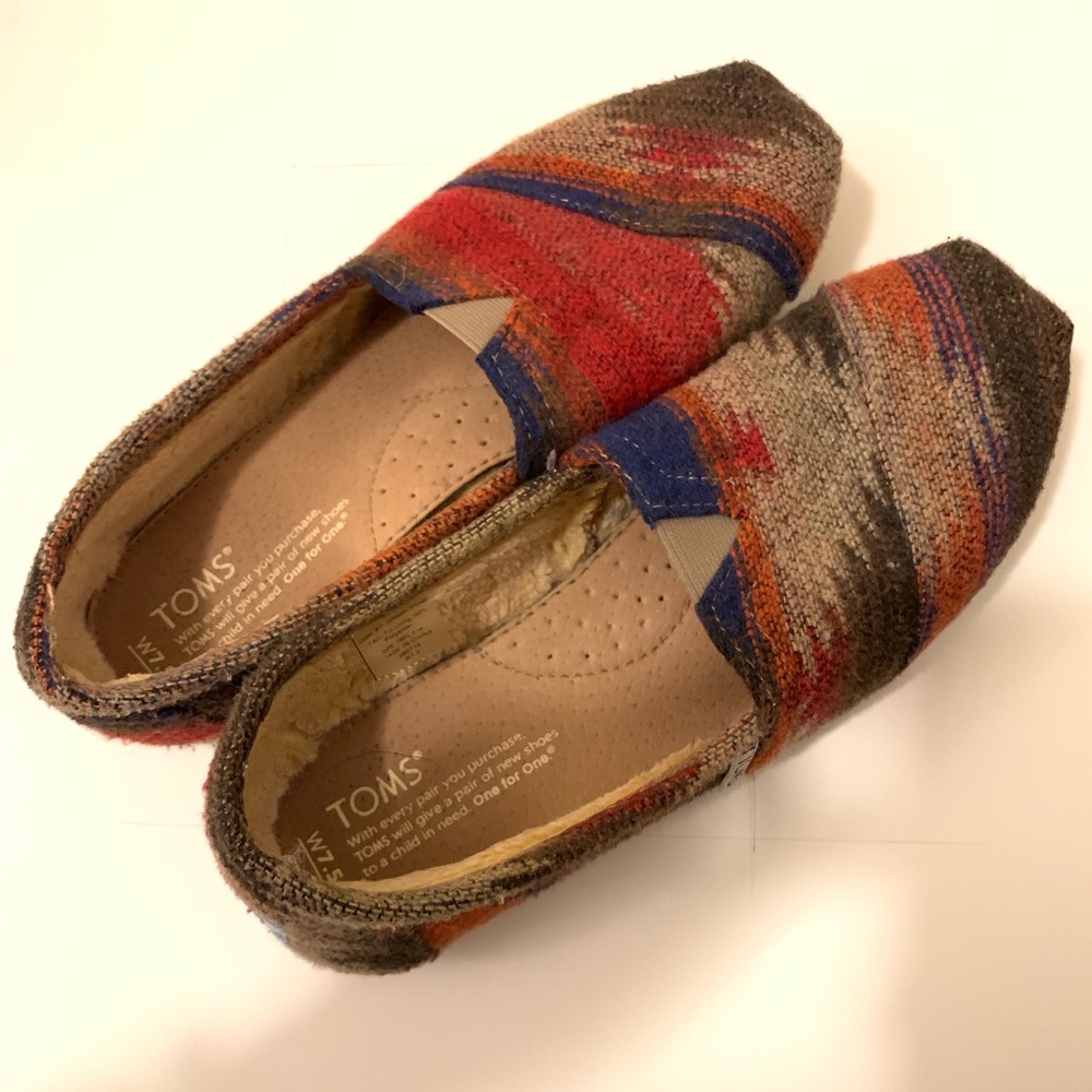 TOMS faux- shearling flats
